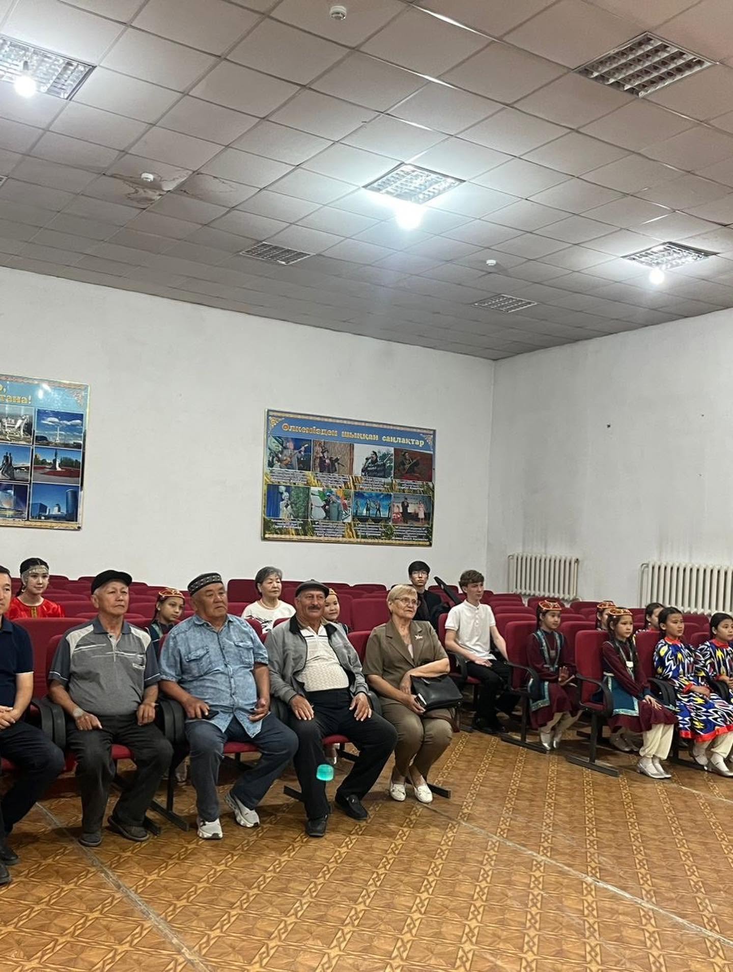 Возможно, это изображение один или несколько человек